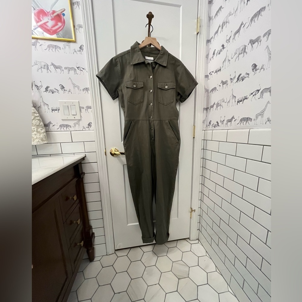 Green coveralls/jumpsuit